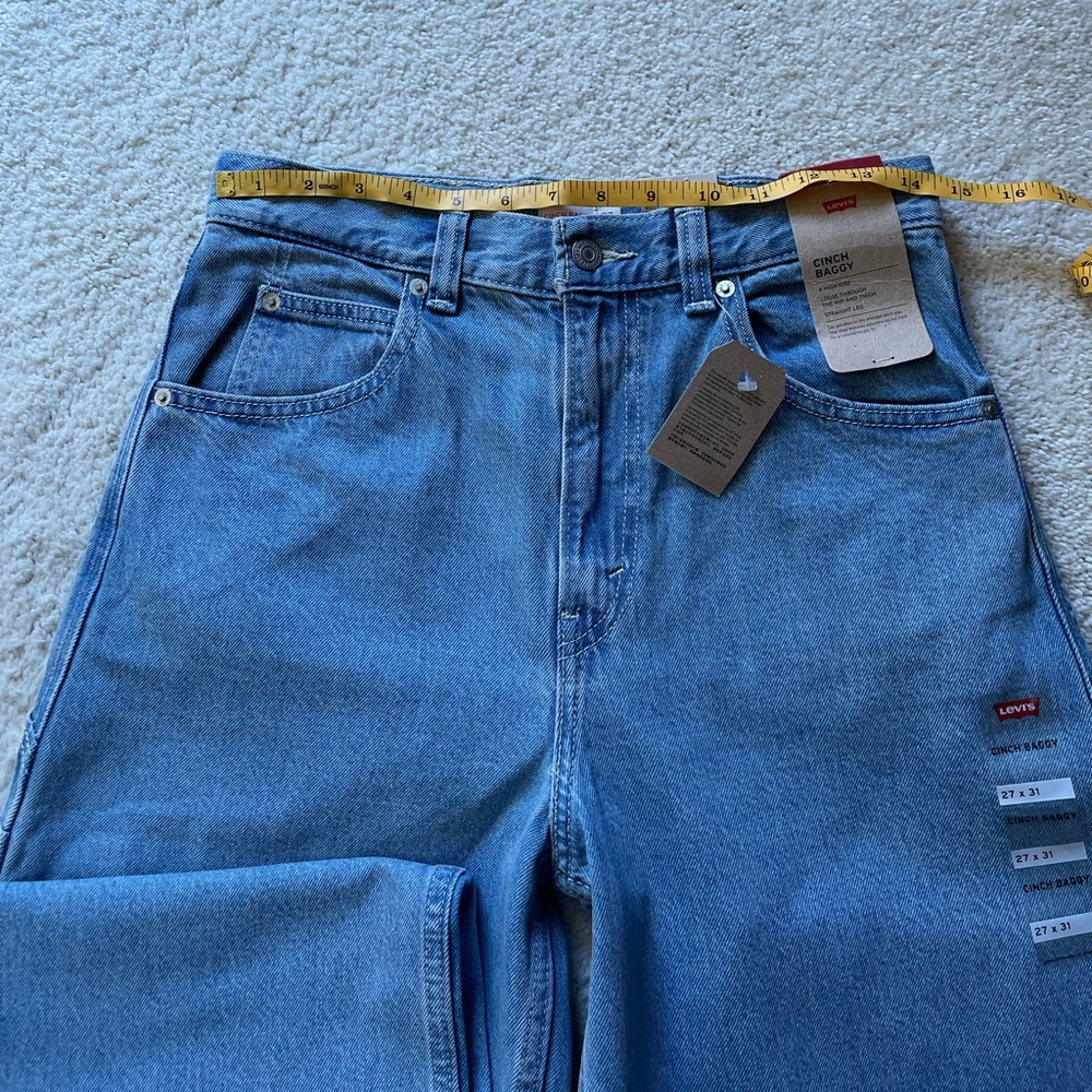 NWT Levi's Cinch Baggy High Rise Cargo Women's Jeans Size 27/31 - Picture 8 of 12